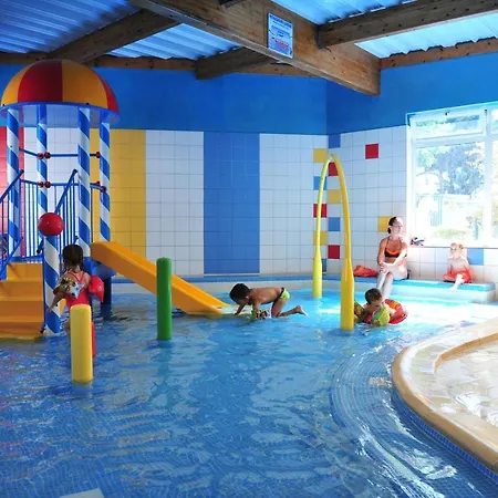 Le Clos Des Pins Camping