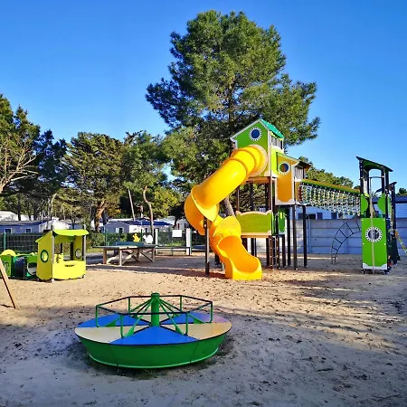 Camping Le Clos Des Pins Campeggio