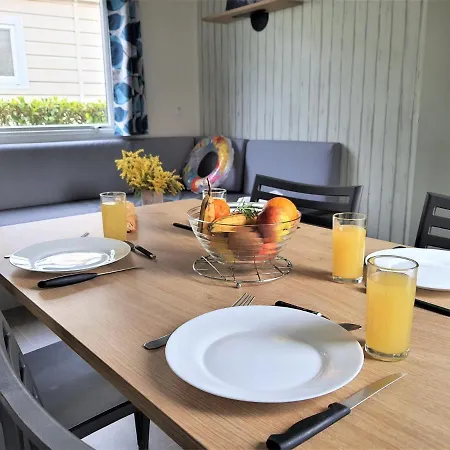 Le Clos Des Pins 4*