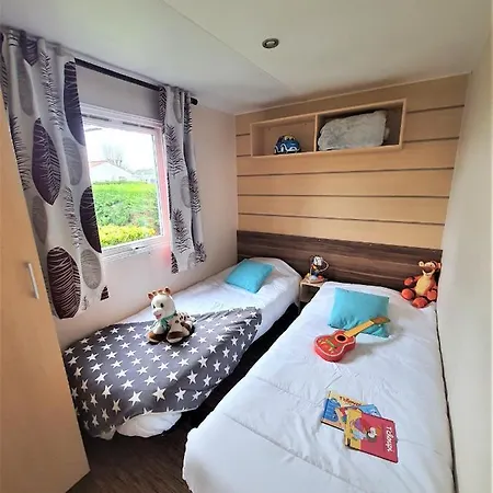 Le Clos Des Pins Kamp alanı